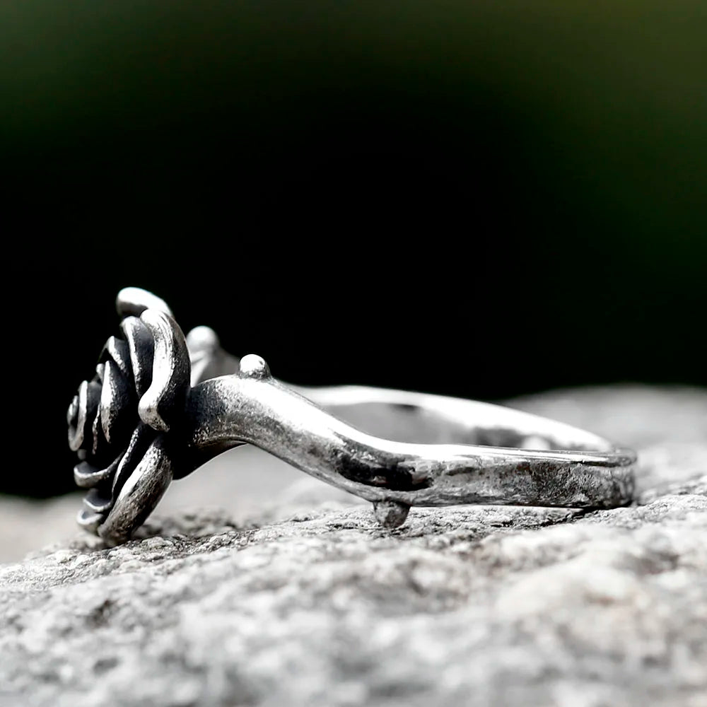 THORNED RING