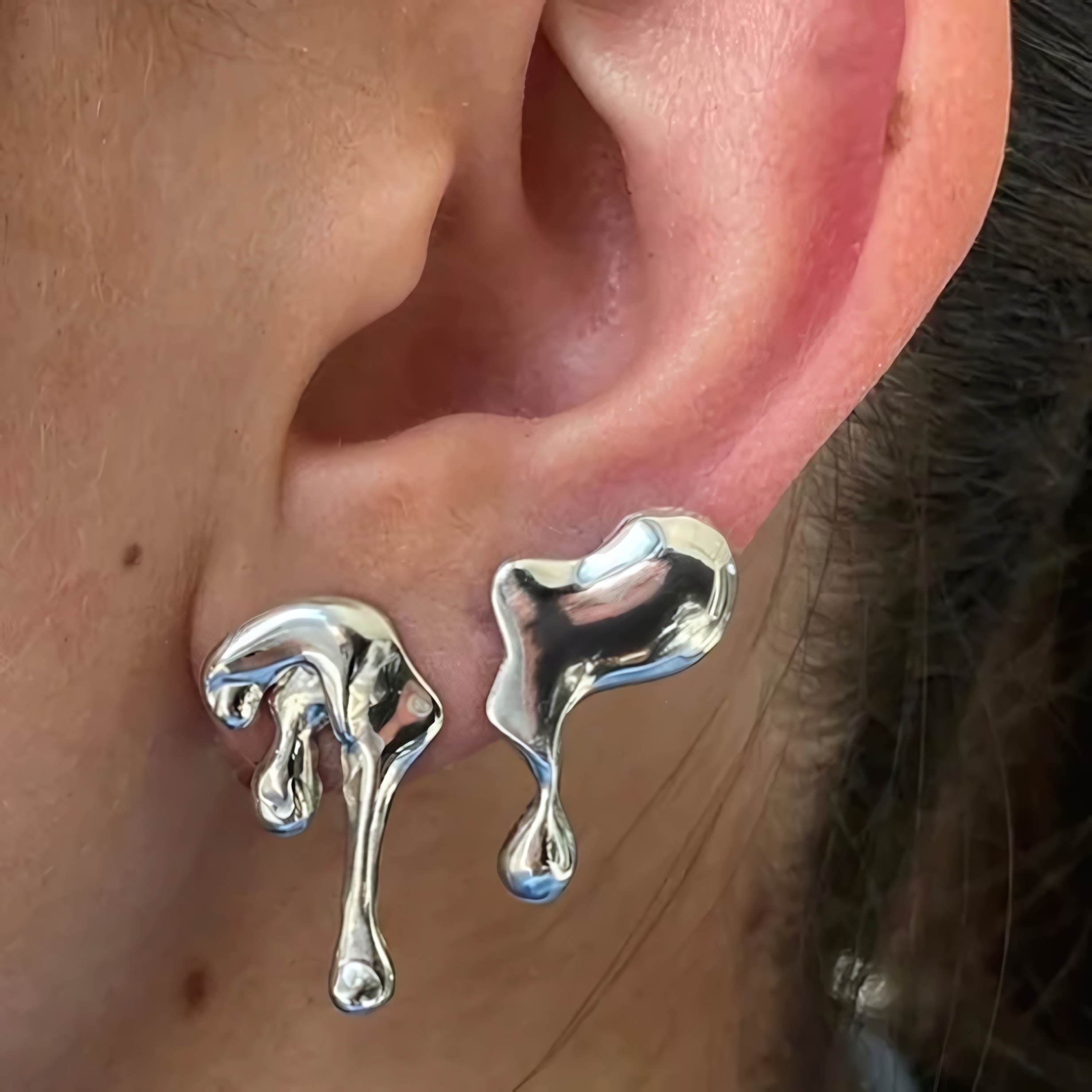 GOO EARRINGS